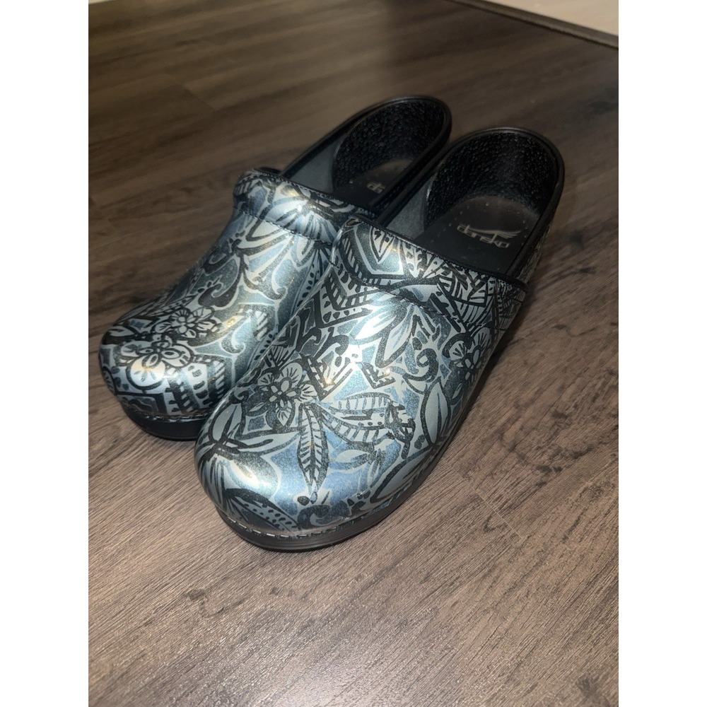 Dansko Nursing Work Shoes Clogs Woman's 39 Blue Denim Floral Metallic